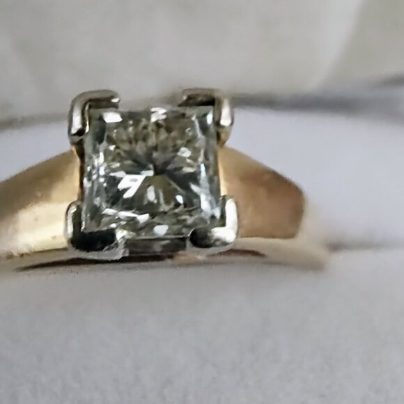 Princess cut diamond engagement ring - Picture 4 of 5